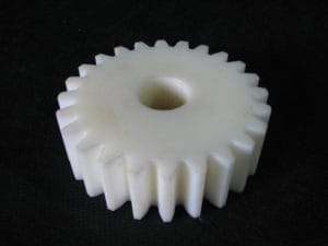 pom-ENGRENAGENS-EM-POLIACETAL-300x225